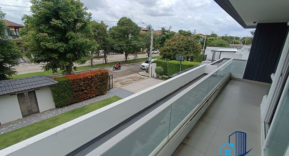 For sale 4 bedrooms house in Sai Mai, Bangkok