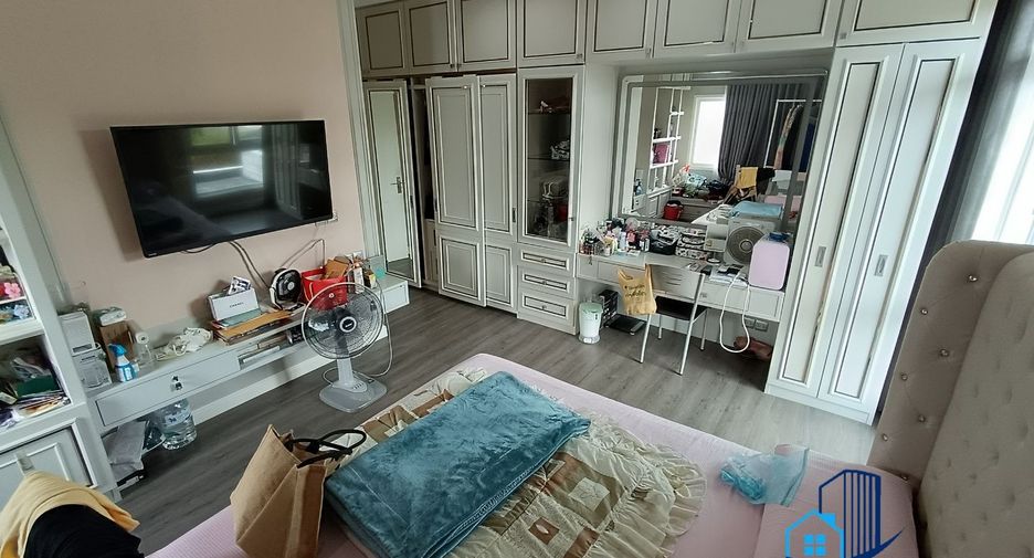 For sale 4 bedrooms house in Sai Mai, Bangkok