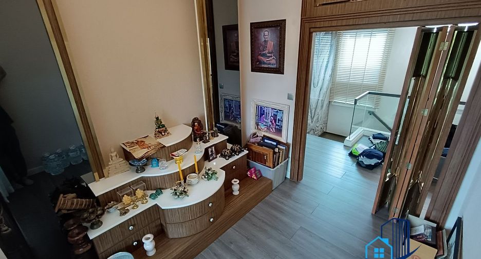 For sale 4 bedrooms house in Sai Mai, Bangkok