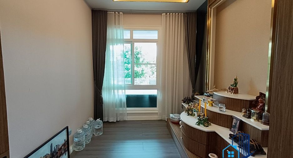 For sale 4 bedrooms house in Sai Mai, Bangkok