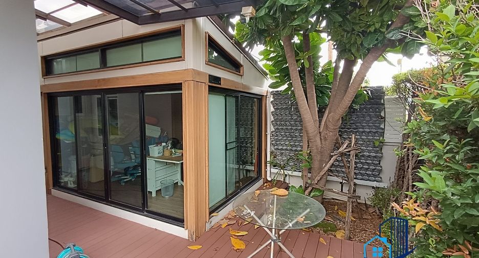 For sale 4 bedrooms house in Sai Mai, Bangkok