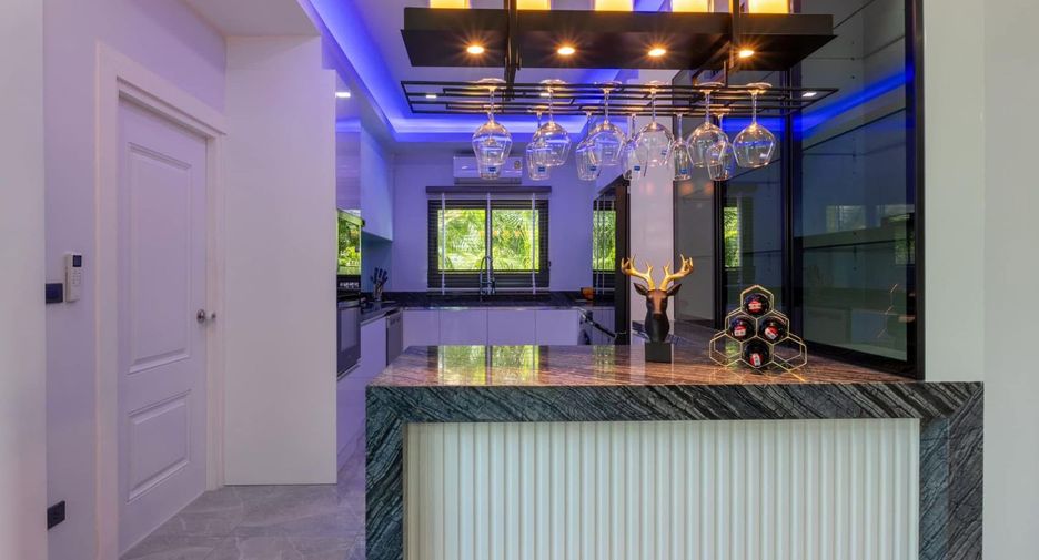 Villa zum Kauf mit 5 Zimmer in Bang Lamung, Chonburi