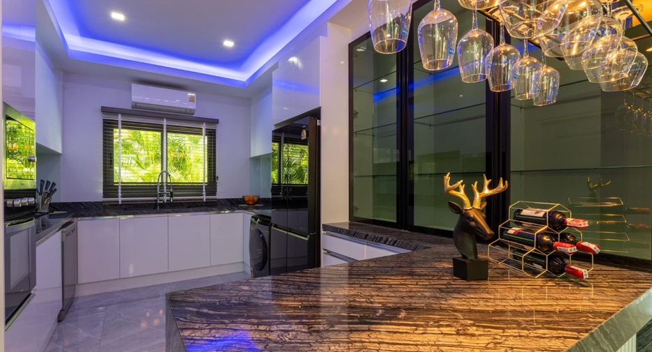 Villa zum Kauf mit 5 Zimmer in Bang Lamung, Chonburi