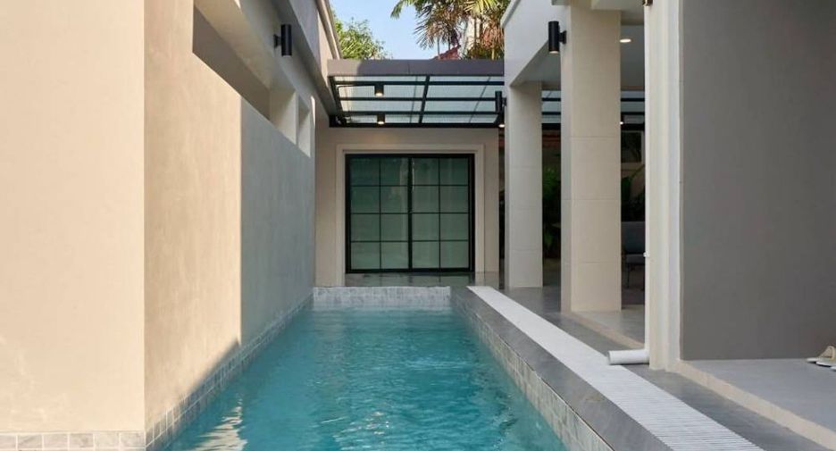 For sale 5 bedrooms house in Mueang Chiang Mai, Chiang Mai