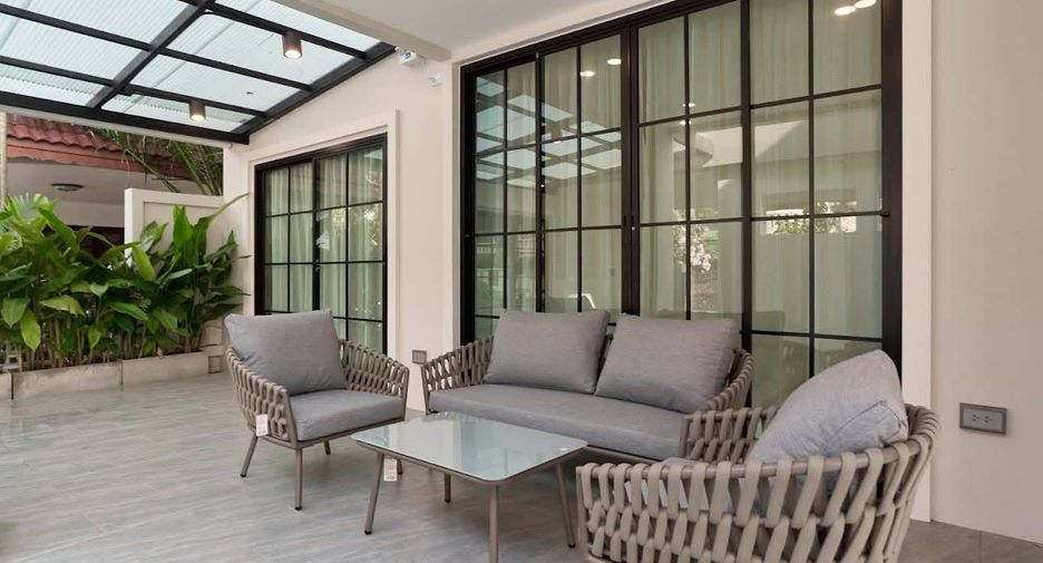 For sale 5 bedrooms house in Mueang Chiang Mai, Chiang Mai