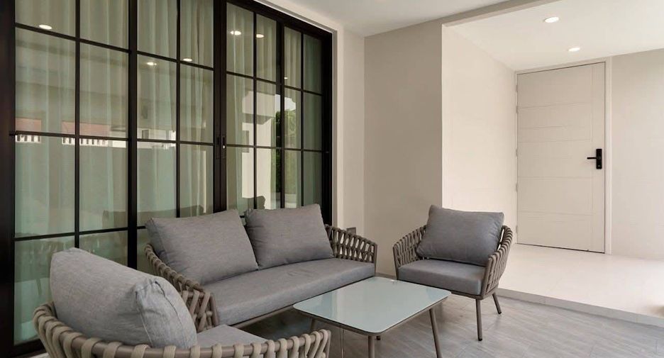 For sale 5 bedrooms house in Mueang Chiang Mai, Chiang Mai