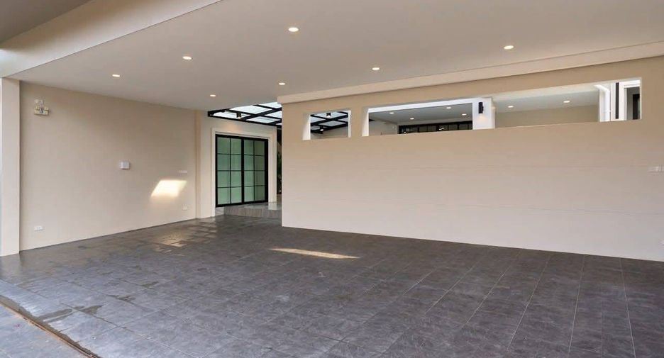For sale 5 bedrooms house in Mueang Chiang Mai, Chiang Mai