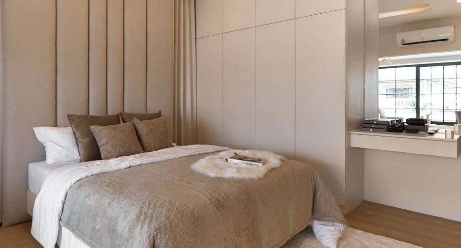 For sale 5 bedrooms house in Mueang Chiang Mai, Chiang Mai