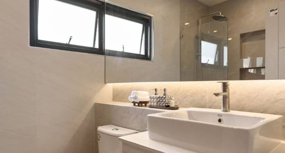 For sale 5 bedrooms house in Mueang Chiang Mai, Chiang Mai