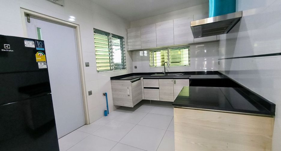 Продажа 4 спальни дом в Bang Phli, Самутпракан