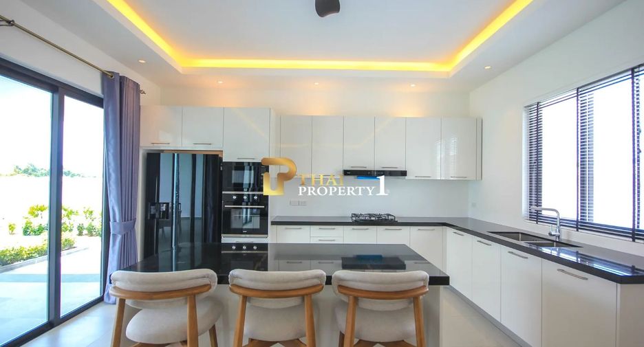 For sale 3 bedrooms villa in Hua Hin, Prachuap Khiri Khan