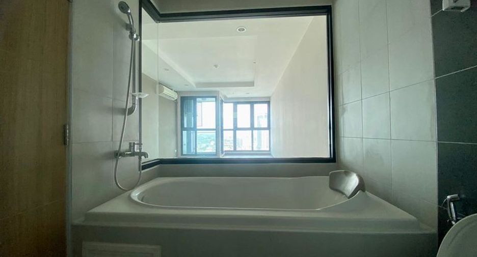 Condo en venta de 1 habitaciones en Si Racha, Chonburi