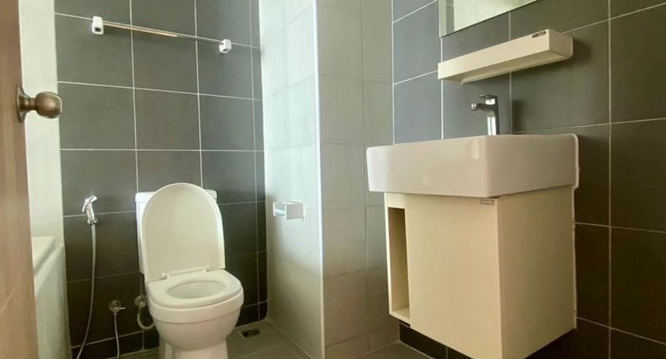 Condo en venta de 1 habitaciones en Si Racha, Chonburi