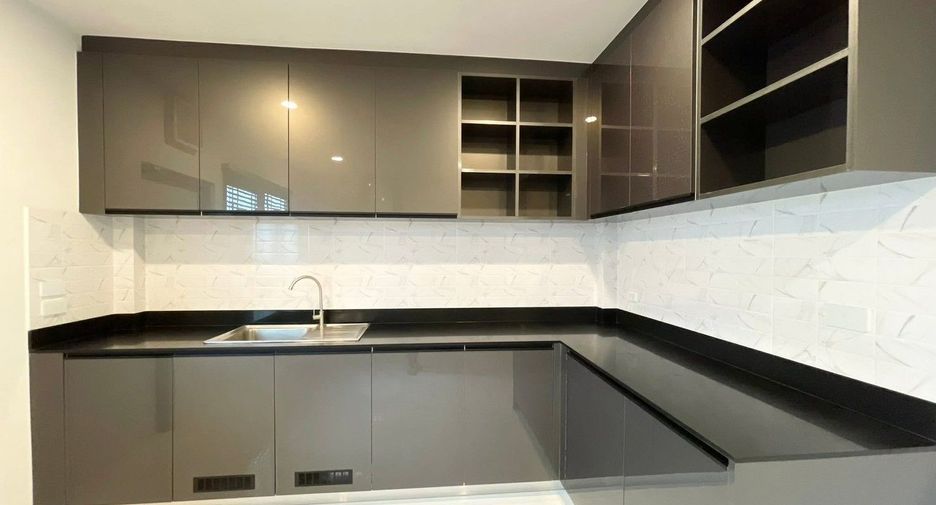 ให้เช่า 6 ห้องนอน บ้านเดี่ยว ใน บางพลี, สมุทรปราการ
