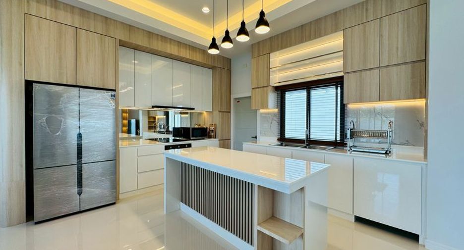 For rent 3 bedrooms house in Bang Lamung, Chonburi