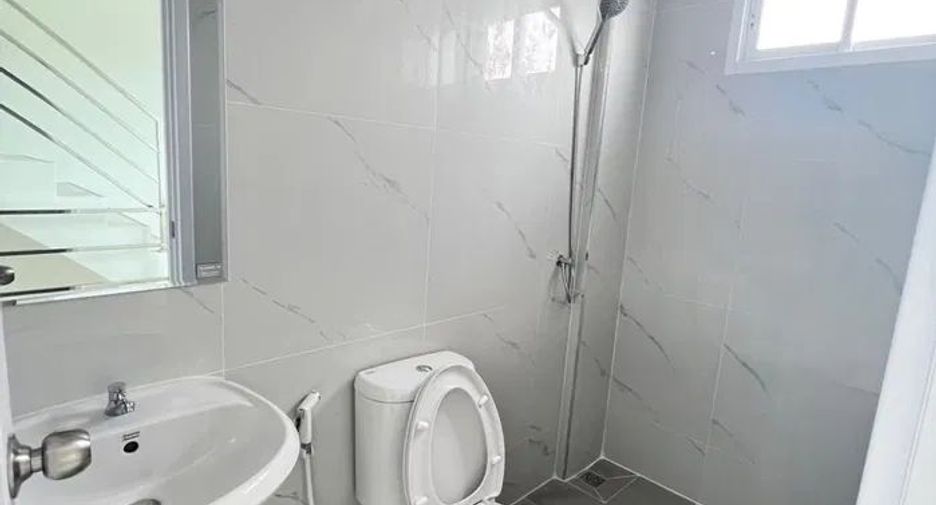 For rent 4 ベッドルーム retail Space in Bang Yai, Nonthaburi