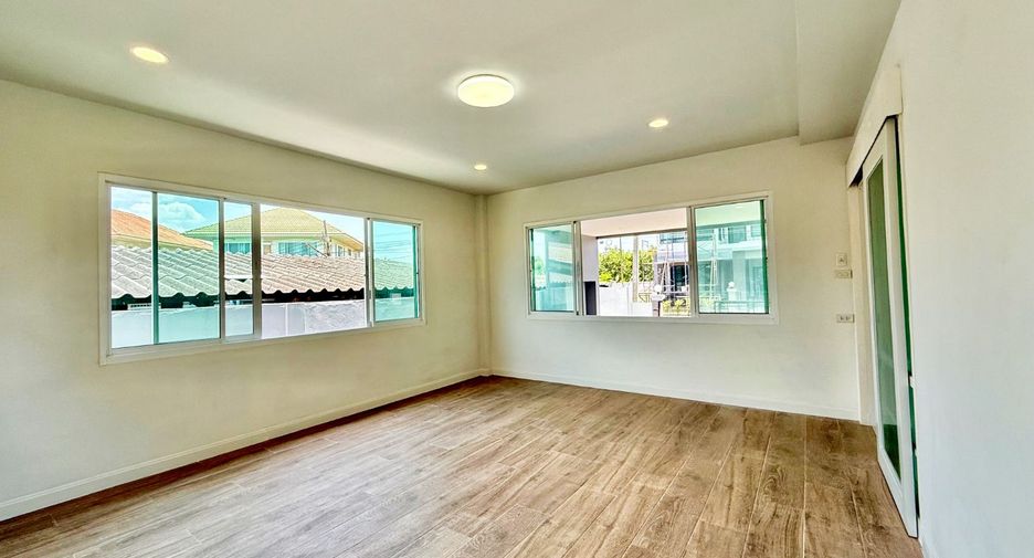 For sale 5 bedrooms house in Thawi Watthana, Bangkok
