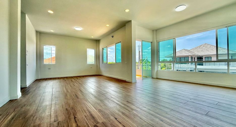 For sale 5 bedrooms house in Thawi Watthana, Bangkok