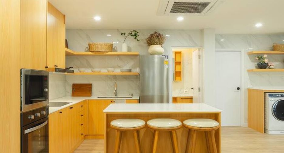 For rent 4 bedrooms villa in Hang Dong, Chiang Mai