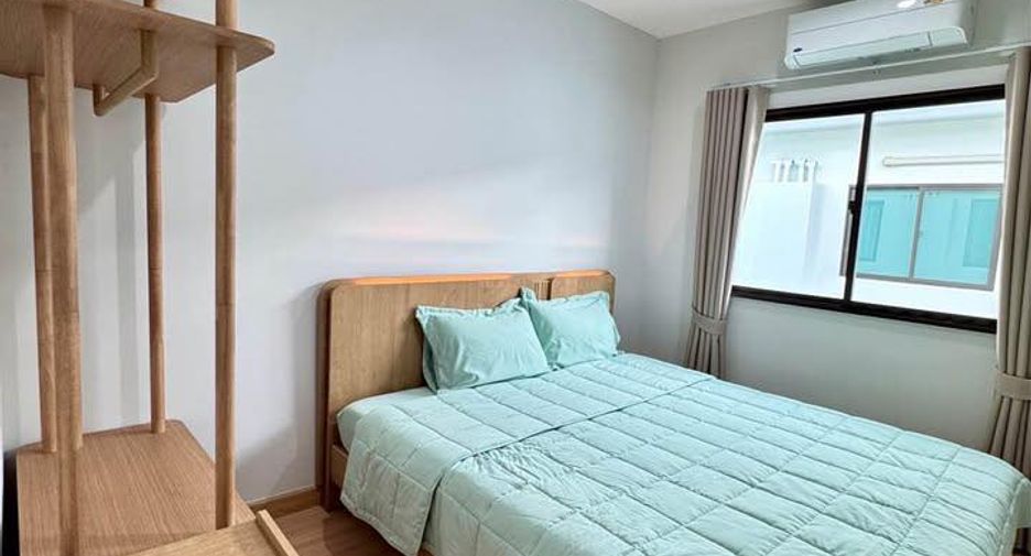 For rent 3 bedrooms townhouse in Mueang Chiang Mai, Chiang Mai