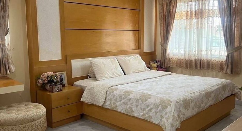 Haus zum Kauf mit 4 Zimmer in Bang Lamung, Chonburi