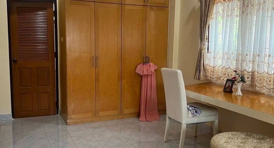 Haus zum Kauf mit 4 Zimmer in Bang Lamung, Chonburi
