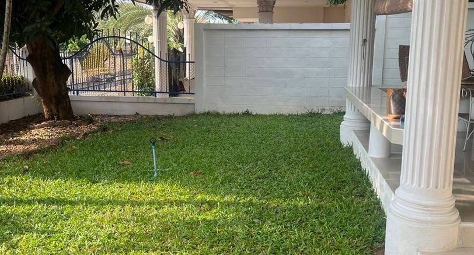 Haus zum Kauf mit 4 Zimmer in Bang Lamung, Chonburi