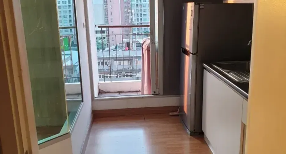 For sale 1 bed condo in Khlong Toei, Bangkok