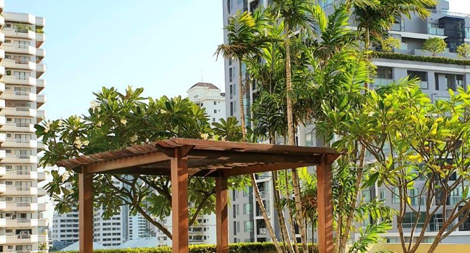 For rent 4 bedrooms condo in Watthana, Bangkok