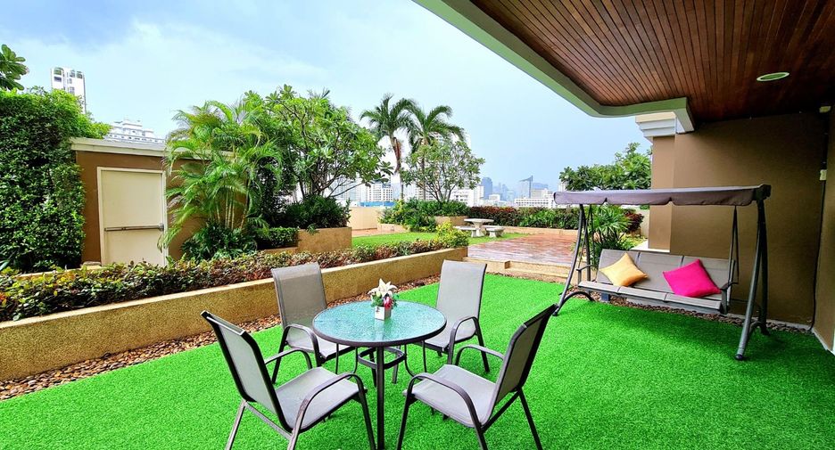 For rent 4 bedrooms condo in Watthana, Bangkok