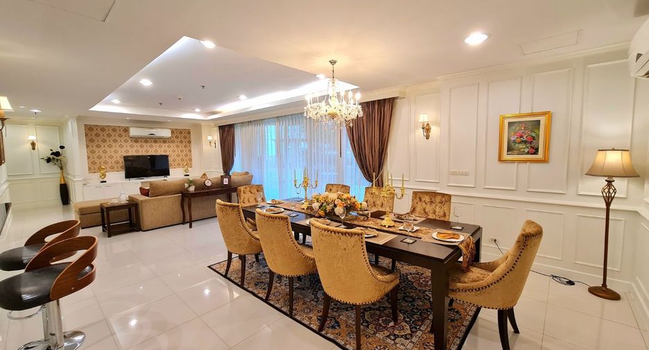 For rent 4 bedrooms condo in Watthana, Bangkok