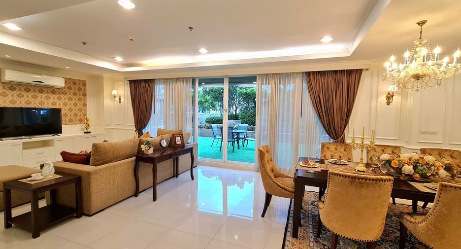 For rent 4 bedrooms condo in Watthana, Bangkok
