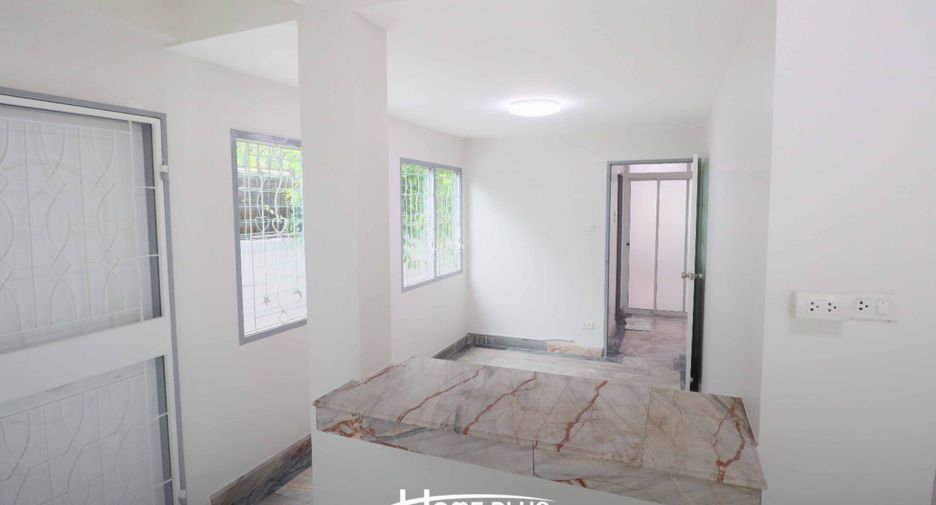 For sale 3 bedrooms house in Lat Phrao, Bangkok