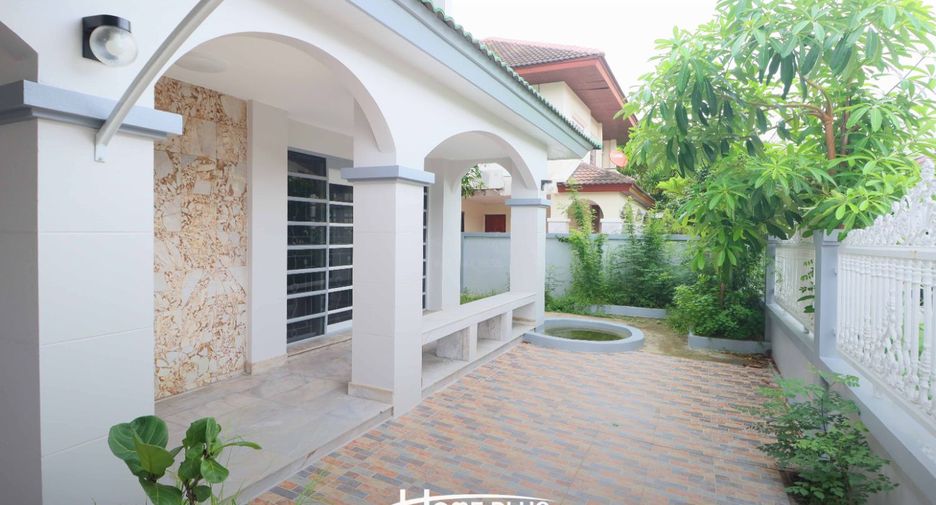 For sale 3 bedrooms house in Lat Phrao, Bangkok