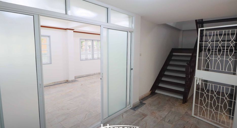 For sale 3 bedrooms house in Lat Phrao, Bangkok
