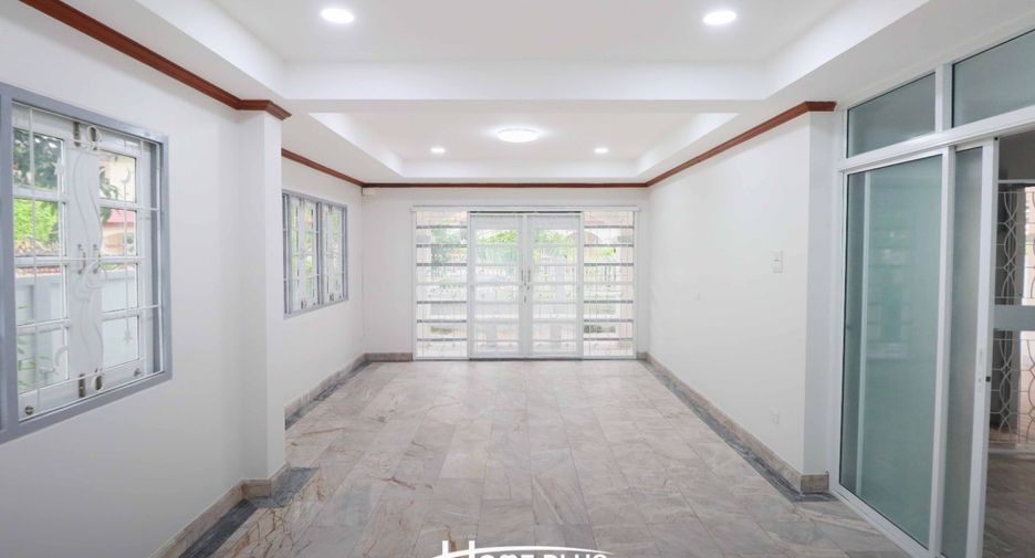 For sale 3 bedrooms house in Lat Phrao, Bangkok