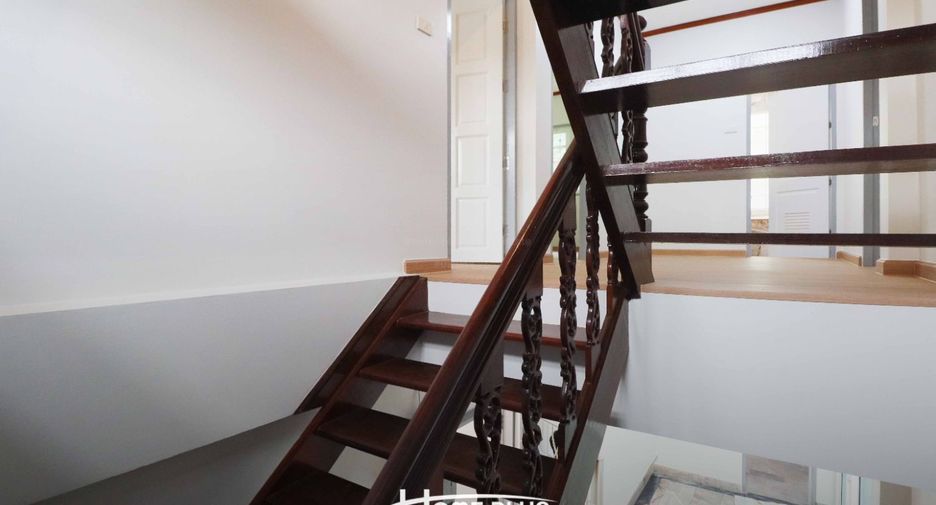 For sale 3 bedrooms house in Lat Phrao, Bangkok