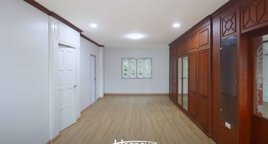 For sale 3 bedrooms house in Lat Phrao, Bangkok