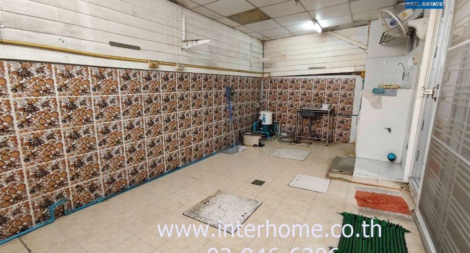 出租 和 出售 3 卧室 联排别墅 在 Thung Khru, 曼谷