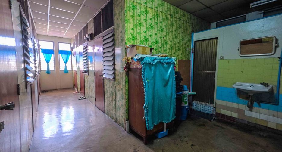 For sale 41 bedrooms retail Space in Bang Kapi, Bangkok