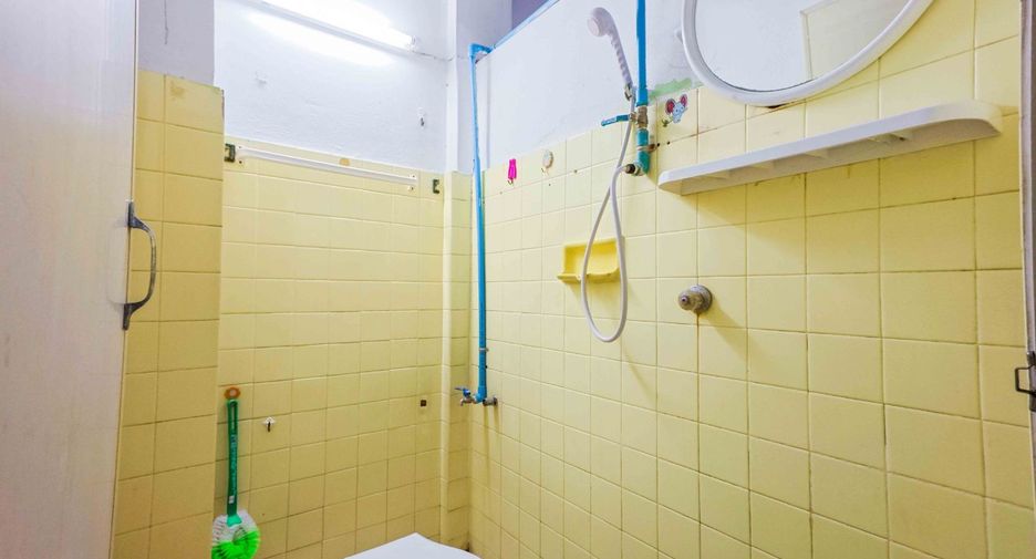 For sale 41 bedrooms retail Space in Bang Kapi, Bangkok