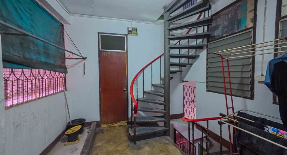 For sale 41 bedrooms retail Space in Bang Kapi, Bangkok