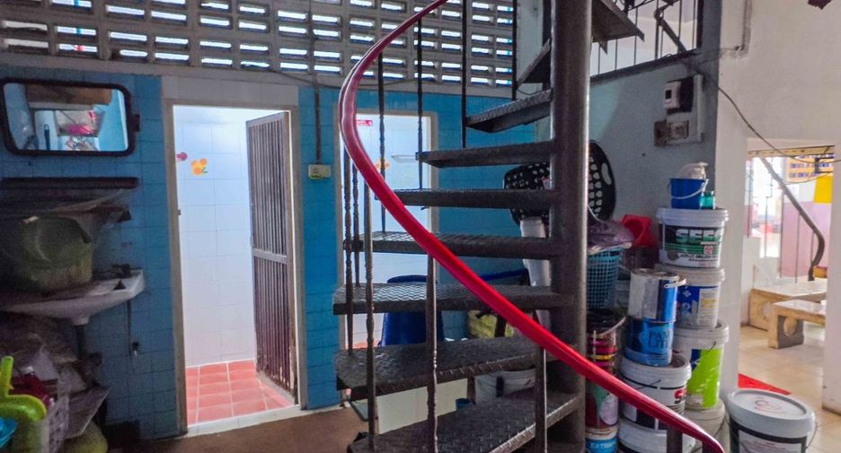 For sale 41 bedrooms retail Space in Bang Kapi, Bangkok
