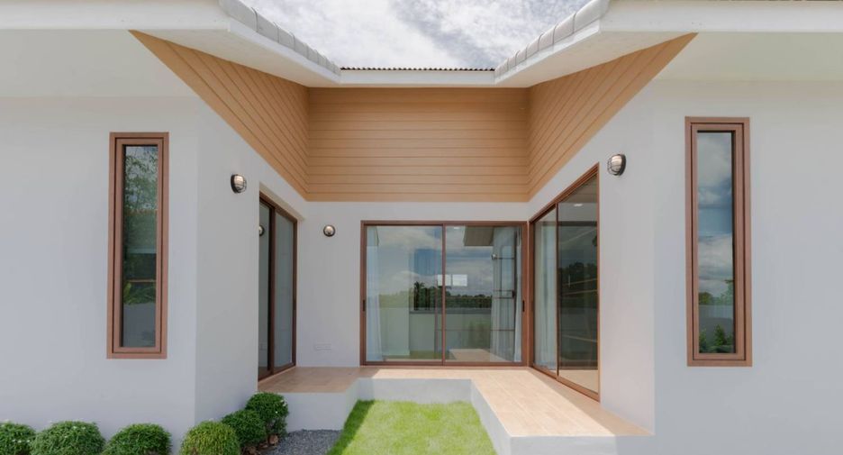 For sale 2 bedrooms house in Saraphi, Chiang Mai