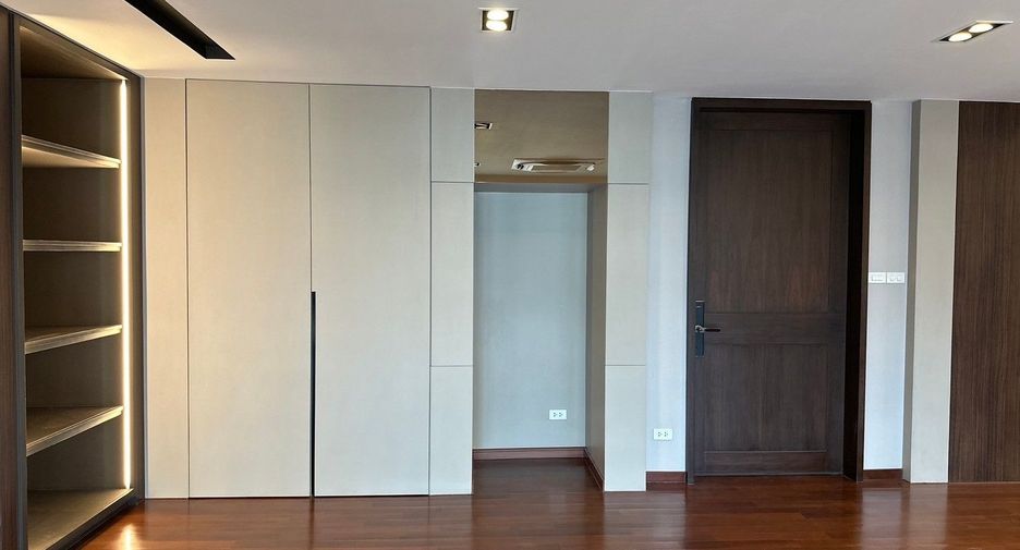 Condo en venta de 3 habitaciones en Khlong Toei, Bangkok