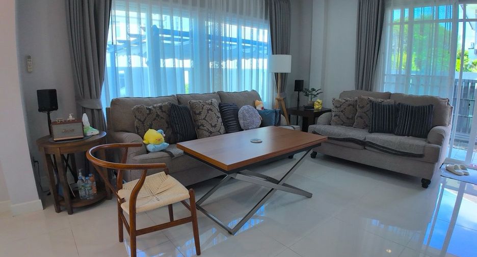 À louer 3 chambres maison à Bang Lamung, Chonburi