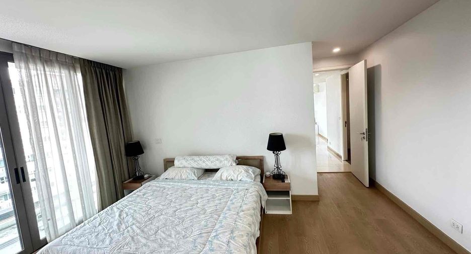 For rent 3 bedrooms condo in Mueang Chiang Mai, Chiang Mai