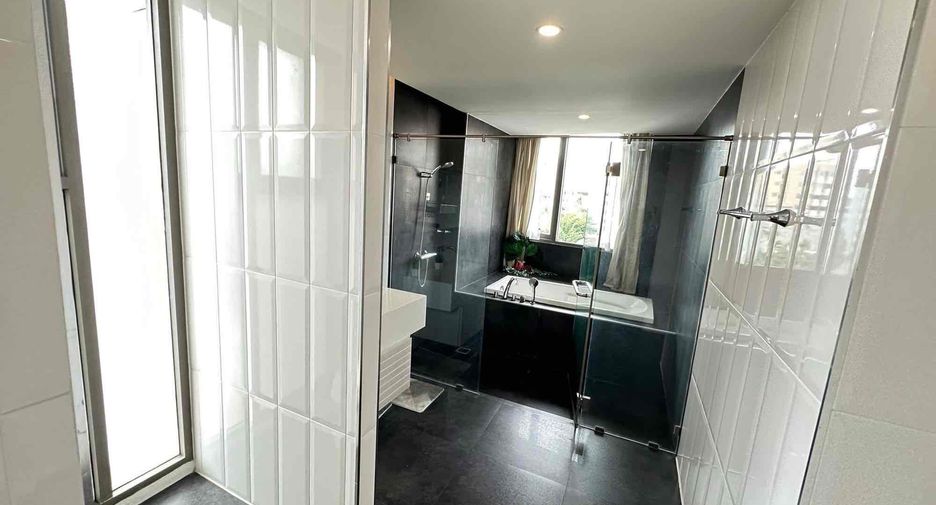 For rent 3 bedrooms condo in Mueang Chiang Mai, Chiang Mai