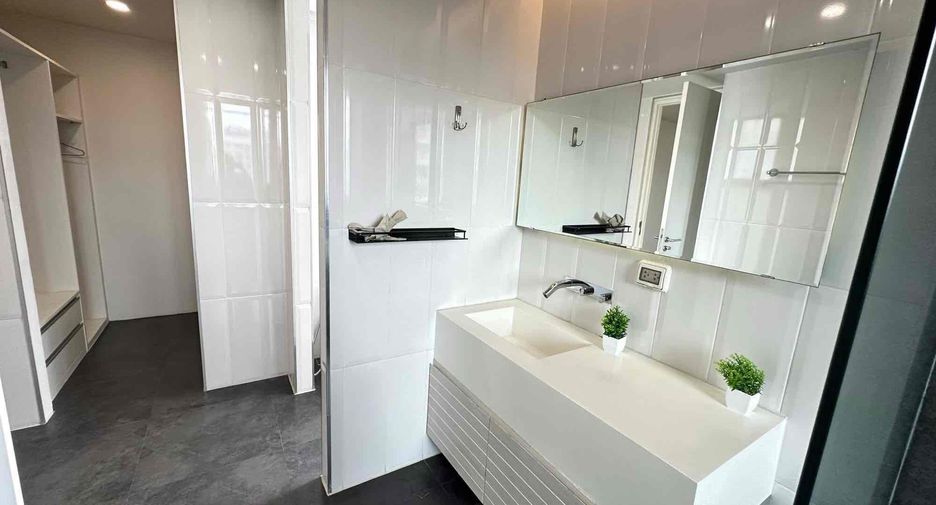 For rent 3 bedrooms condo in Mueang Chiang Mai, Chiang Mai