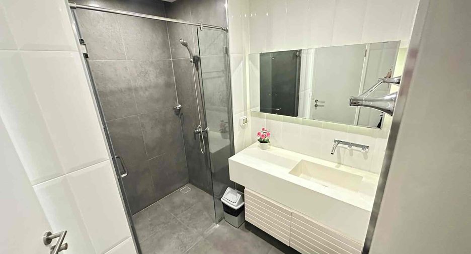 For rent 3 bedrooms condo in Mueang Chiang Mai, Chiang Mai